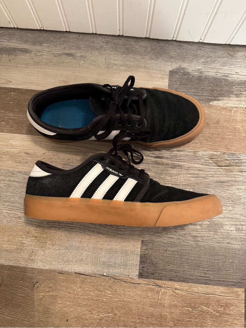 Men’s Adidas Seeley XT. Black Suede Skate Sneakers with Gum Sole